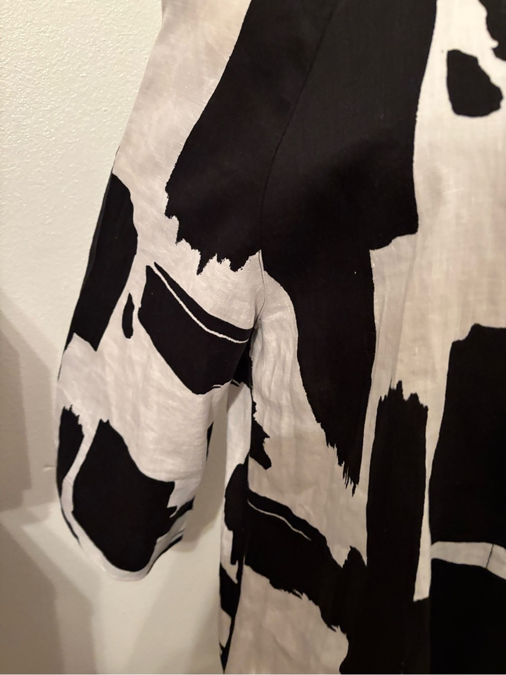 Grace Black and White Abstract Print short Blazer linen jacket 6 - Picture 5 of 7